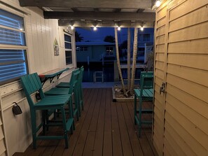 Outdoor dining - 50’ dock on Vaca Cut, deep wide unlimited dockage. (Marathon)