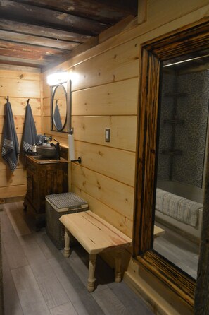 Spa - Awesome nest across the street of the watts bar lake (Ten Mile)