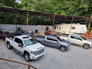 Property grounds - Awesome nest across the street of the watts bar lake (Ten Mile)