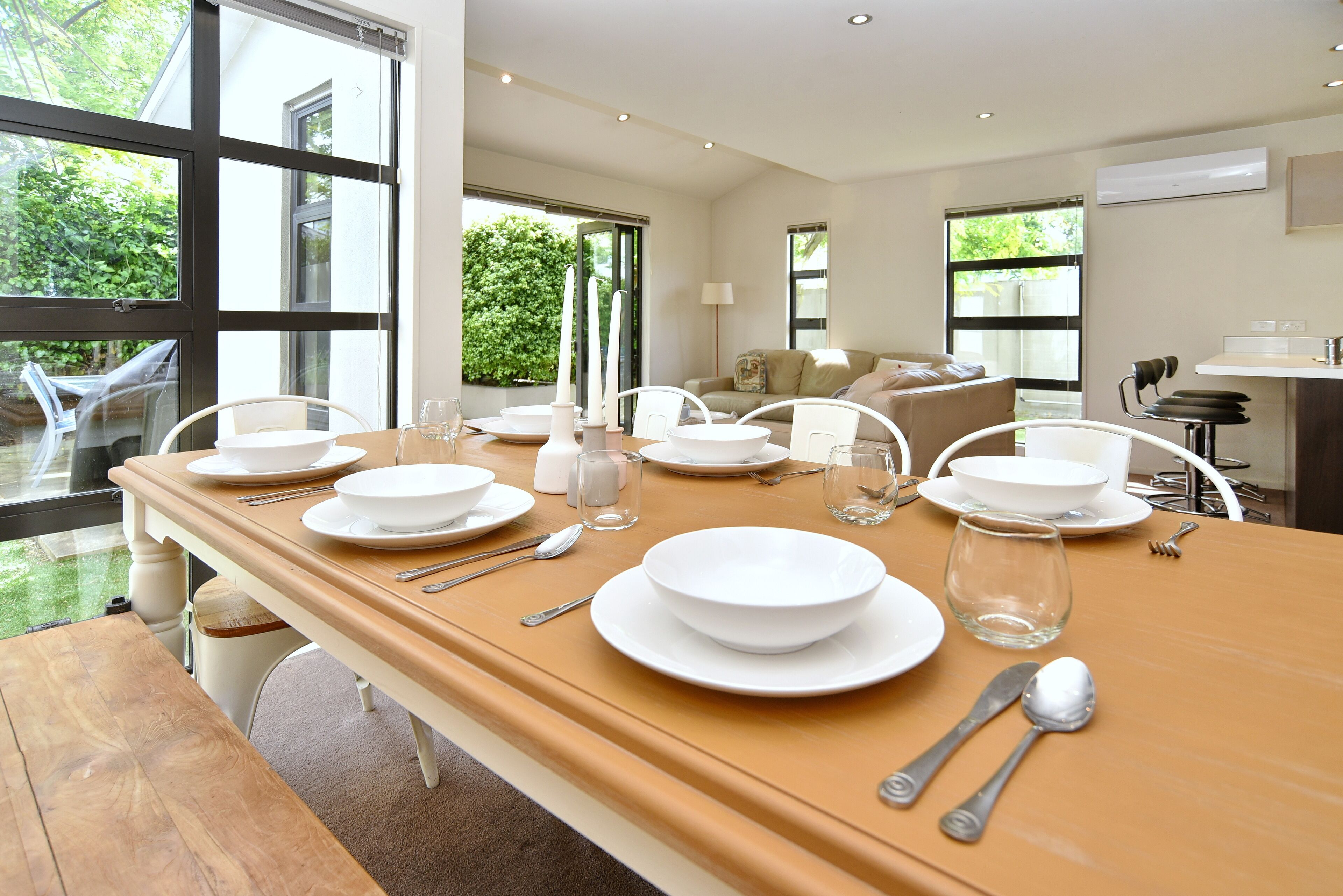 Apartemen Premium | Makan di kamar