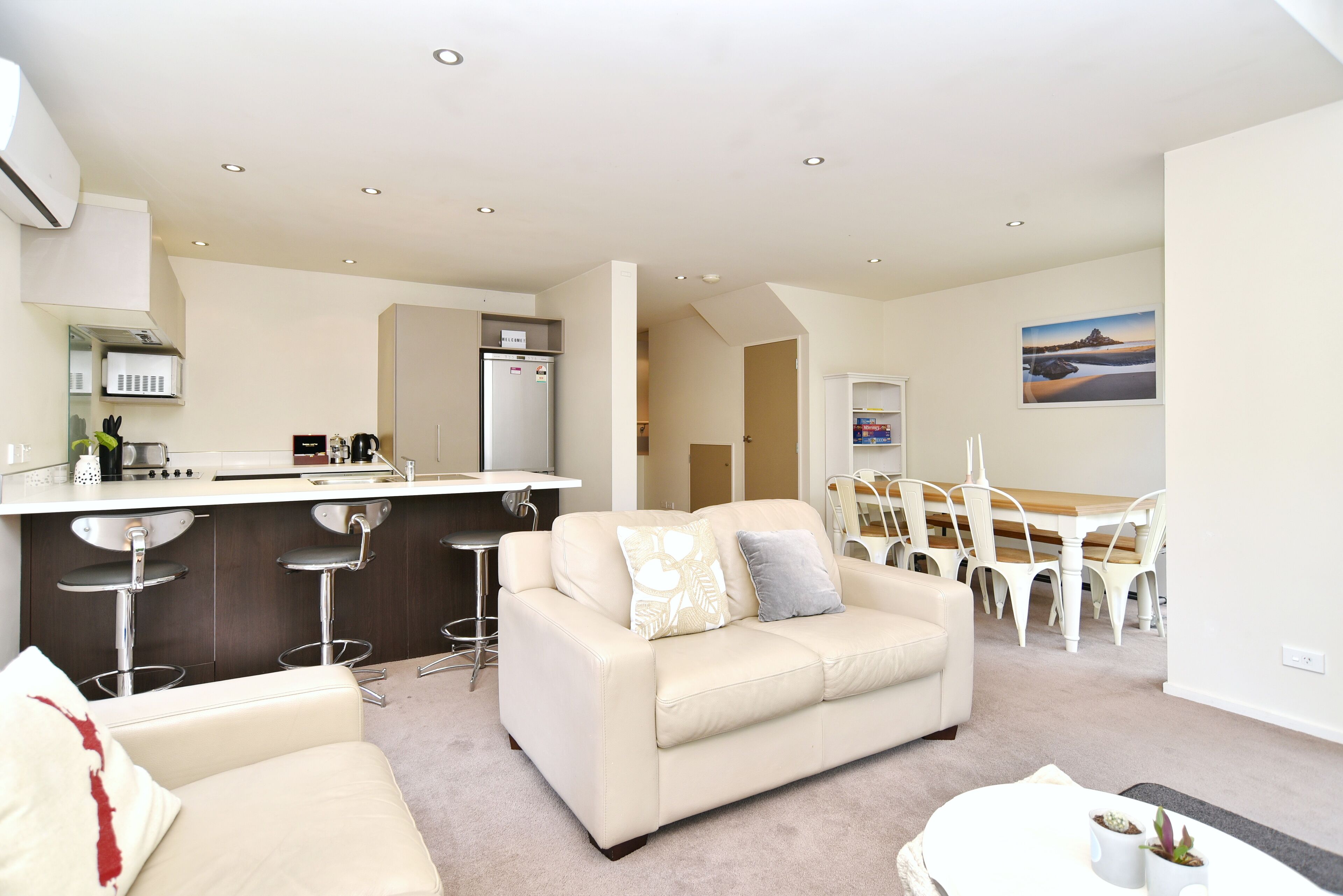 4 Bedroom Premium Apartment | Living area | 70-cm flat-screen TV with digital channels, TV