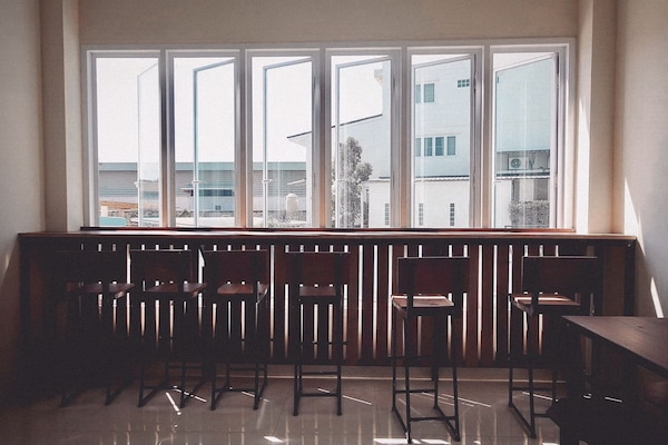 Free continental breakfast on weekends