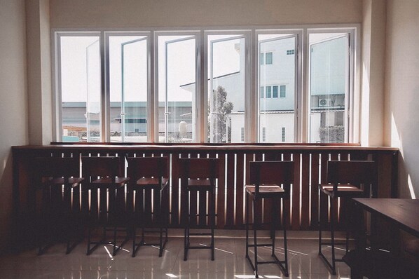 Free continental breakfast on weekends