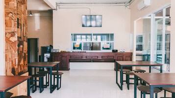 Continentaal ontbijt inbegrepen in het weekend