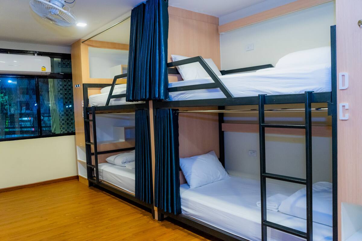 12-Bed Family room with Bathroom | 陽台景觀