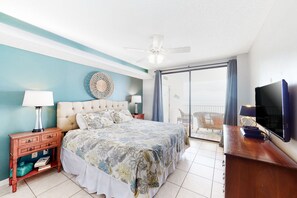 3 bedrooms, iron/ironing board, free Internet, bed sheets