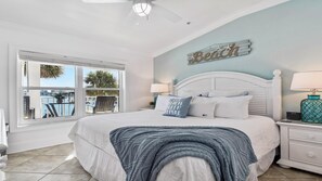 4 bedrooms, desk, iron/ironing board, free WiFi