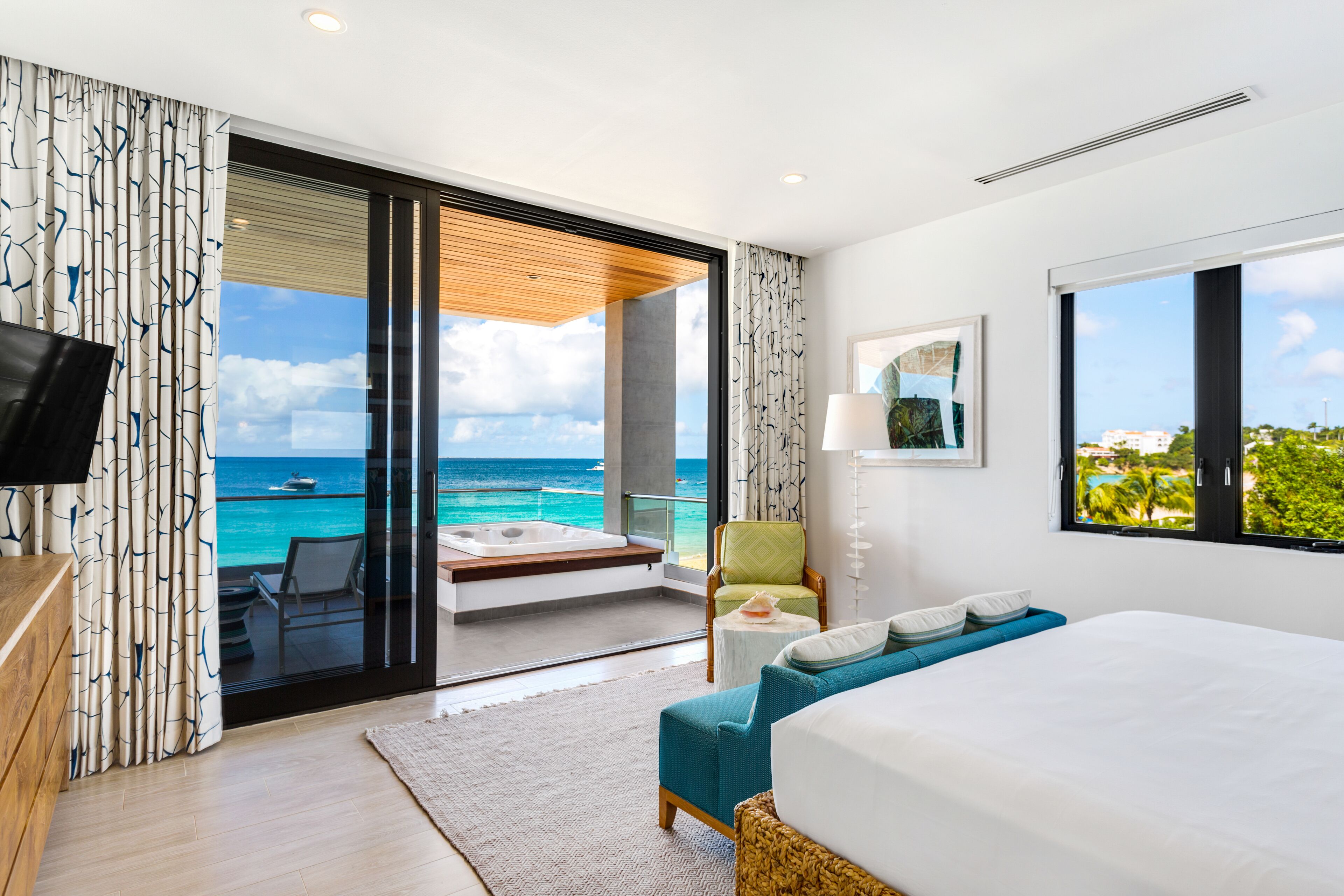 Signature Condo, 1 Bedroom, Hot Tub, Beachfront | Beach/ocean view