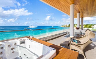 Bañera de hidromasaje privada