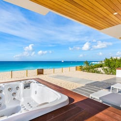 Luxury Condo, 1 Bedroom, Hot Tub, Beachfront | Private spa tub