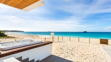 Luxury Condo, 1 Bedroom, Hot Tub, Beachfront | Beach/ocean view