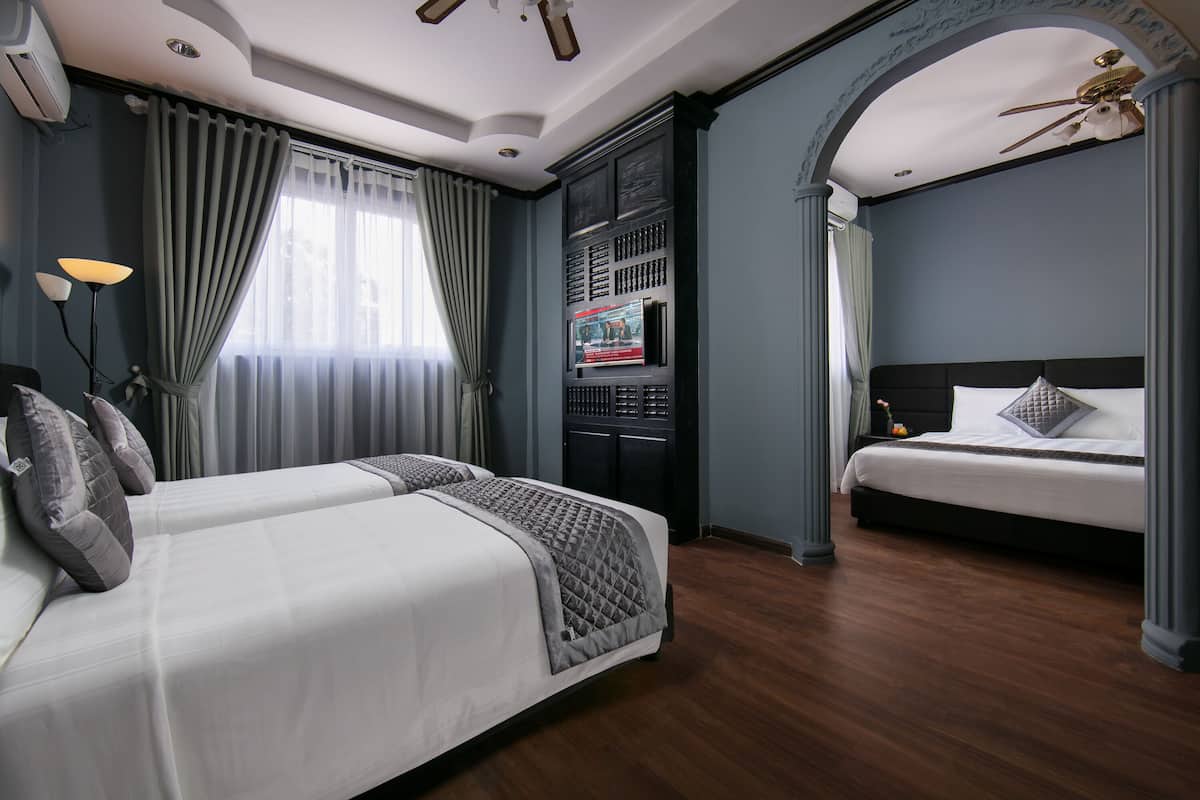 Deluxe Connecting Room with Balcony | 객실 내 금고, 무료 WiFi