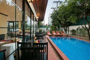 Outdoor pool - Vientiane Boutique Villa (Vientiane)