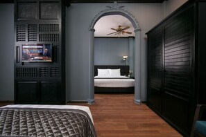 Deluxe Connecting Room with Balcony | ตู้นิรภัยในห้องพัก, Wi-Fi ฟรี