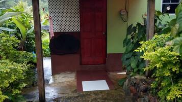 Basic Cabin (Mango) | Free WiFi