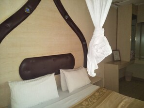 Superior Room | Desk, free WiFi, bed sheets - Owoods Annex Hotel (Embu)