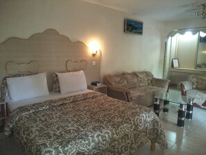 Executive Room | Desk, free WiFi, bed sheets - Owoods Annex Hotel (Embu)