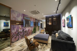 Lobby sitting area - Macalister Terraces Hotel (George Town)
