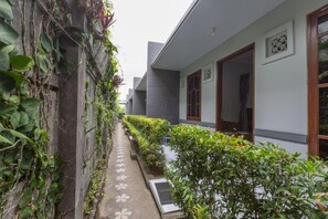 Exterior detail - (STD) Cozy Room in Trendy area Canggu, Cozy Small Resort within 10 Mins to Beach (Canggu)