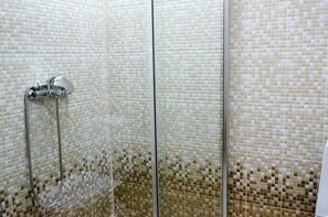 Phòng đôi Deluxe, phòng tắm riêng | Buồng tắm vòi sen