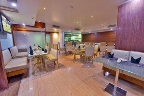 Dining - The Senator Hotel (Kolkata)