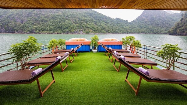 Outdoor dining - Mimosa Cruise - Lan Ha Bay (Hai Phong)