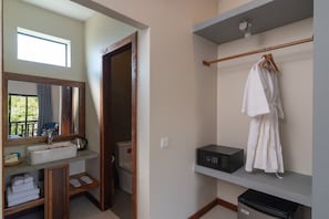 Shower, free toiletries, hair dryer, bathrobes