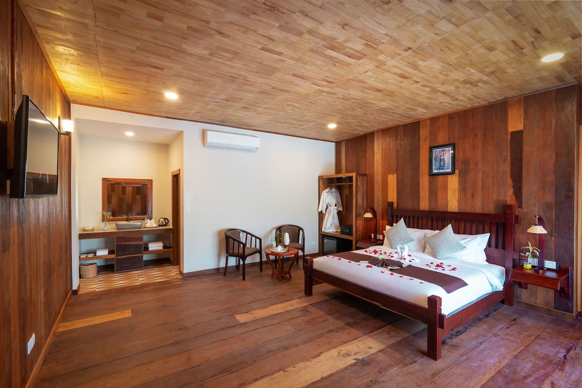 1 bedroom, minibar, in-room safe, desk