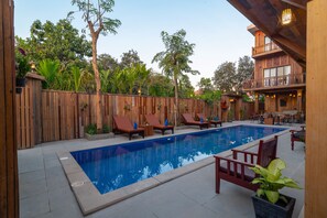 Outdoor pool - Family Wooden Boutique (Siem Reap)