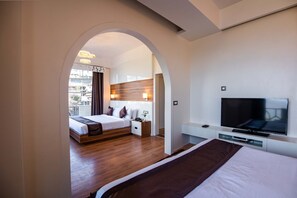 Deluxe Room | Egyptian cotton sheets, premium bedding, down comforters, minibar - Clarks Exotica Ramgarh (Kosiyakutoli)