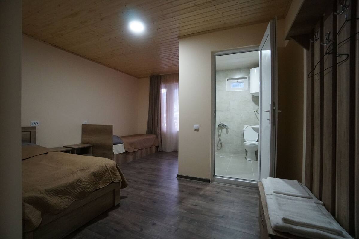 Sistema de insonorización, wifi gratis y ropa de cama