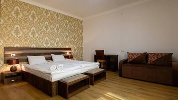 Soundproofing, free WiFi, bed sheets