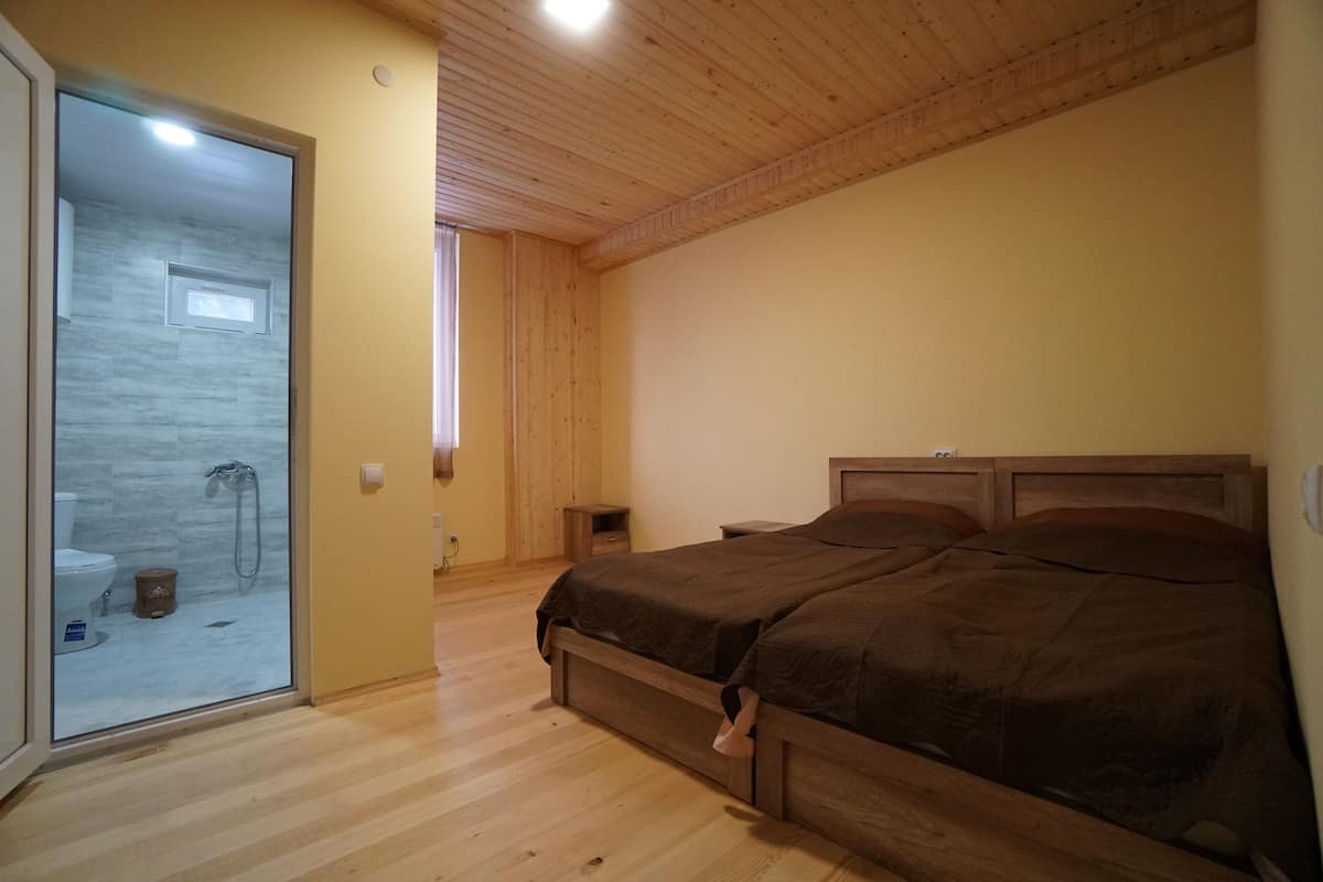 Sistema de insonorización, wifi gratis y ropa de cama