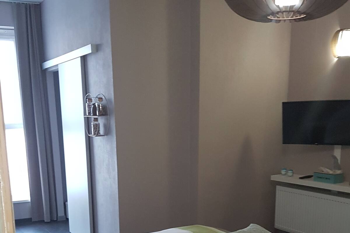 Double Room (Irene's Sanded Door) | Individually decorated, individually furnished, free WiFi, bed sheets
