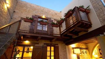 Mặt tiền nơi lưu trú