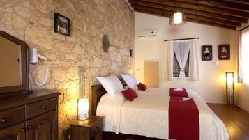 Apartemen Superior, 1 kamar tidur (The Parperikon of Mihaili) | 1 kamar tidur, busa memori, meja kerja, dan kedap suara