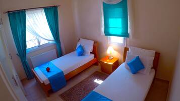 3 bedrooms, in-room safe, iron/ironing board, travel crib