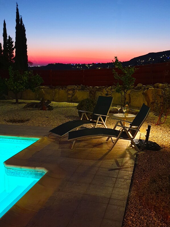 Outdoor pool - VILLA SERAPHINA - A BEAUTIFUL SINGLE STOREY VILLA in PEYIA (peyia)