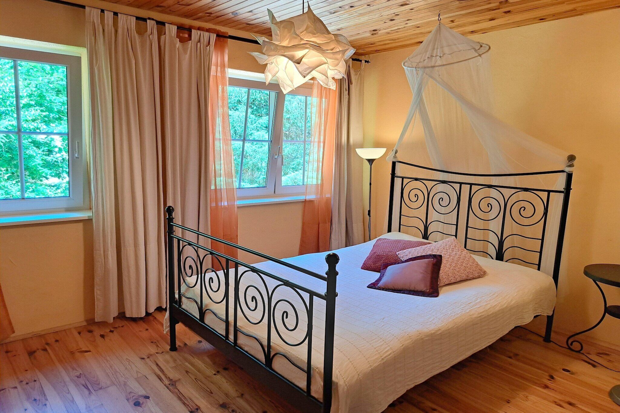 2 bedrooms, free WiFi