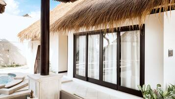 Minibar với thức uống miễn phí, màn/rèm cản sáng