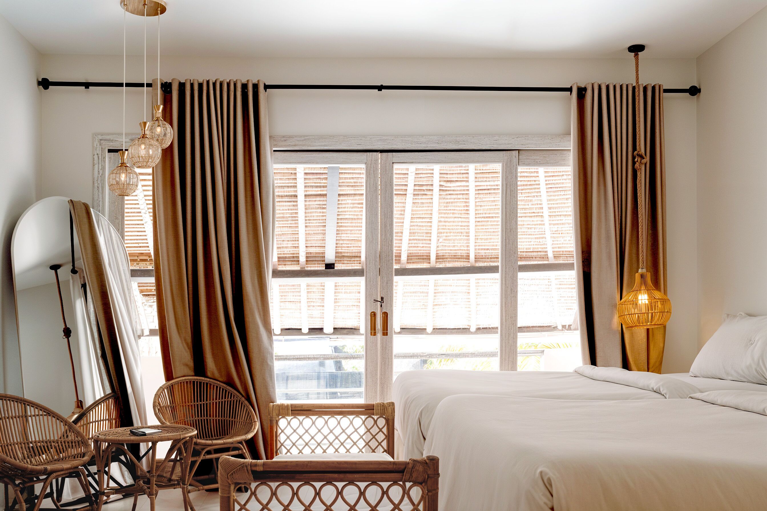 Free minibar, blackout curtains, iron/ironing board, free WiFi