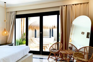 มินิบาร์ฟรี, ผ้าม่านกันแสง, เตารีด/โต๊ะรีดผ้า, Wi-Fi ฟรี