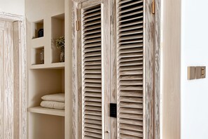 Free minibar, blackout drapes, iron/ironing board, free WiFi - Villa de Malicott (Seminyak)