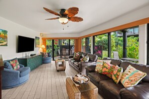 Smart-TV, DVD-Player, Tischtennisplatte