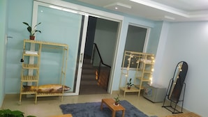 Quadruple Room | Iron/ironing board (on request), free WiFi - The Pub Homestay (Ho Chi Minh City)