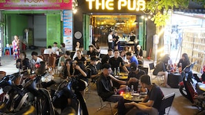 Front of property – evening/night - The Pub Homestay (Ho Chi Minh City)