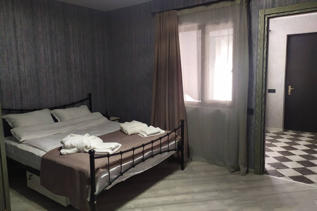 Family Room, Multiple Beds | Egyptian cotton sheets, premium bedding, down comforters