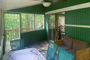 Outdoor dining - 'The Overlook' in Massanutten’s All Season Resort (McGaheysville)