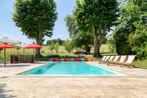 Seasonal outdoor pool - Le Chateau de Camille (Saint-Jean-le-Comtal)