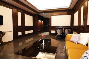 Luxury Suite